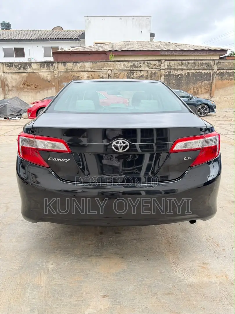 Toyota Camry LE 4dr Sedan (2.5L 4cyl 6A) 2014 Black