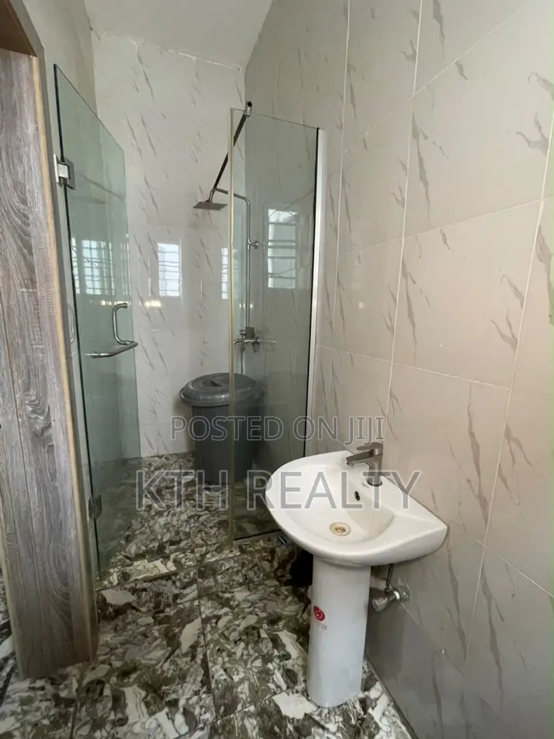 Furnished 1bdrm Shared Apartment in Rosebak Estate 5, Ikota for rent