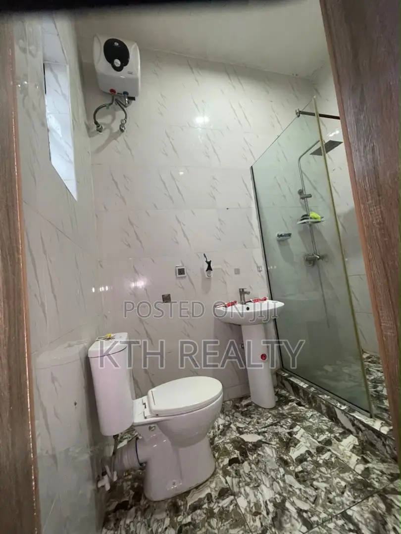 1bdrm Shared Apartment in Rosebak Estate 5, Ikota for rent