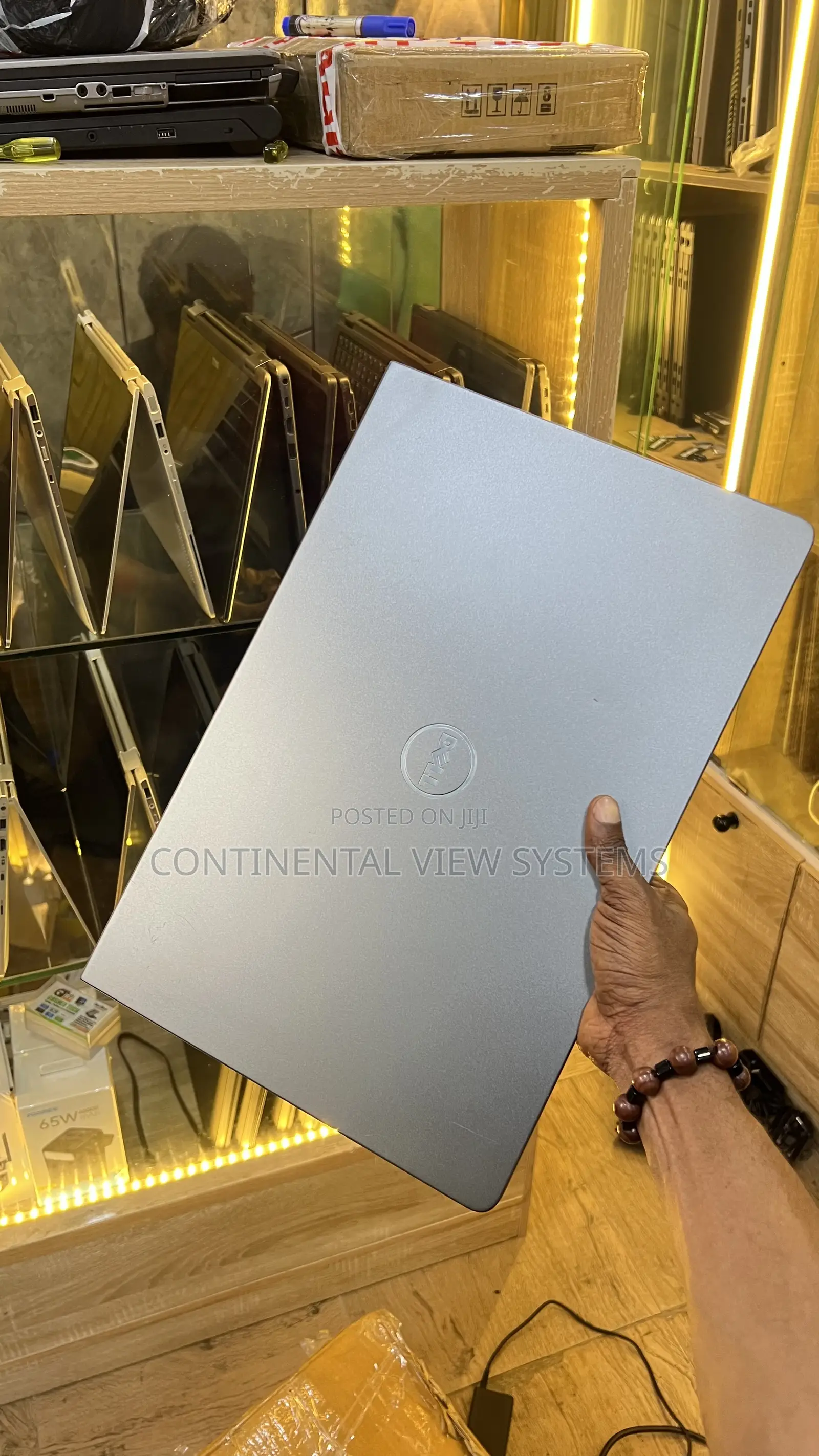 Laptop Dell Vostro 15 5568 8GB Intel Core i5 HDD 1T