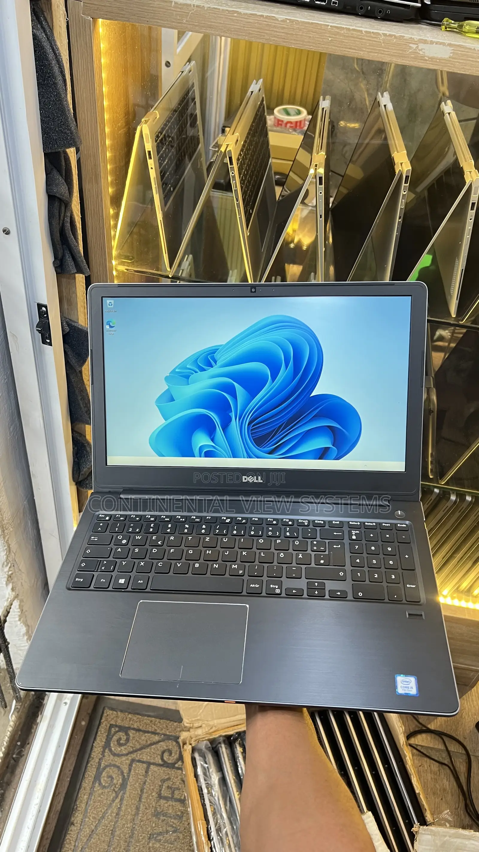 Laptop Dell Vostro 15 5568 8GB Intel Core i5 HDD 1T