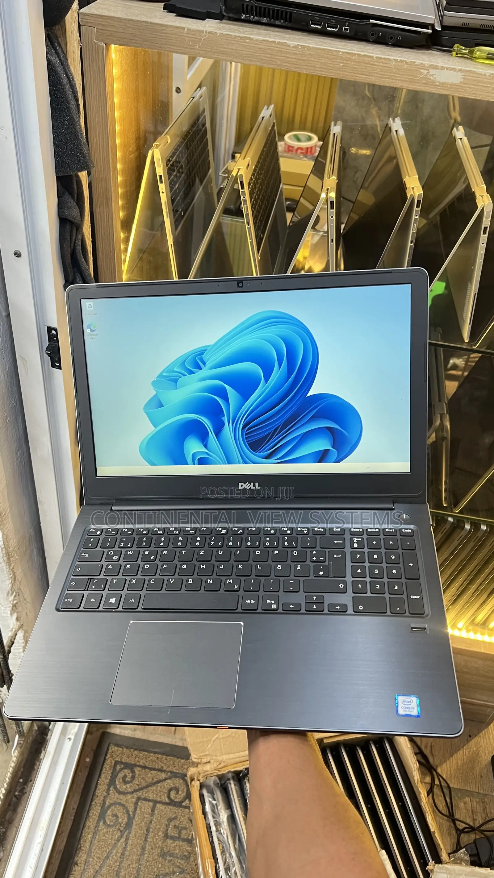 Laptop Dell Vostro 15 5568 8GB Intel Core i5 HDD 1T