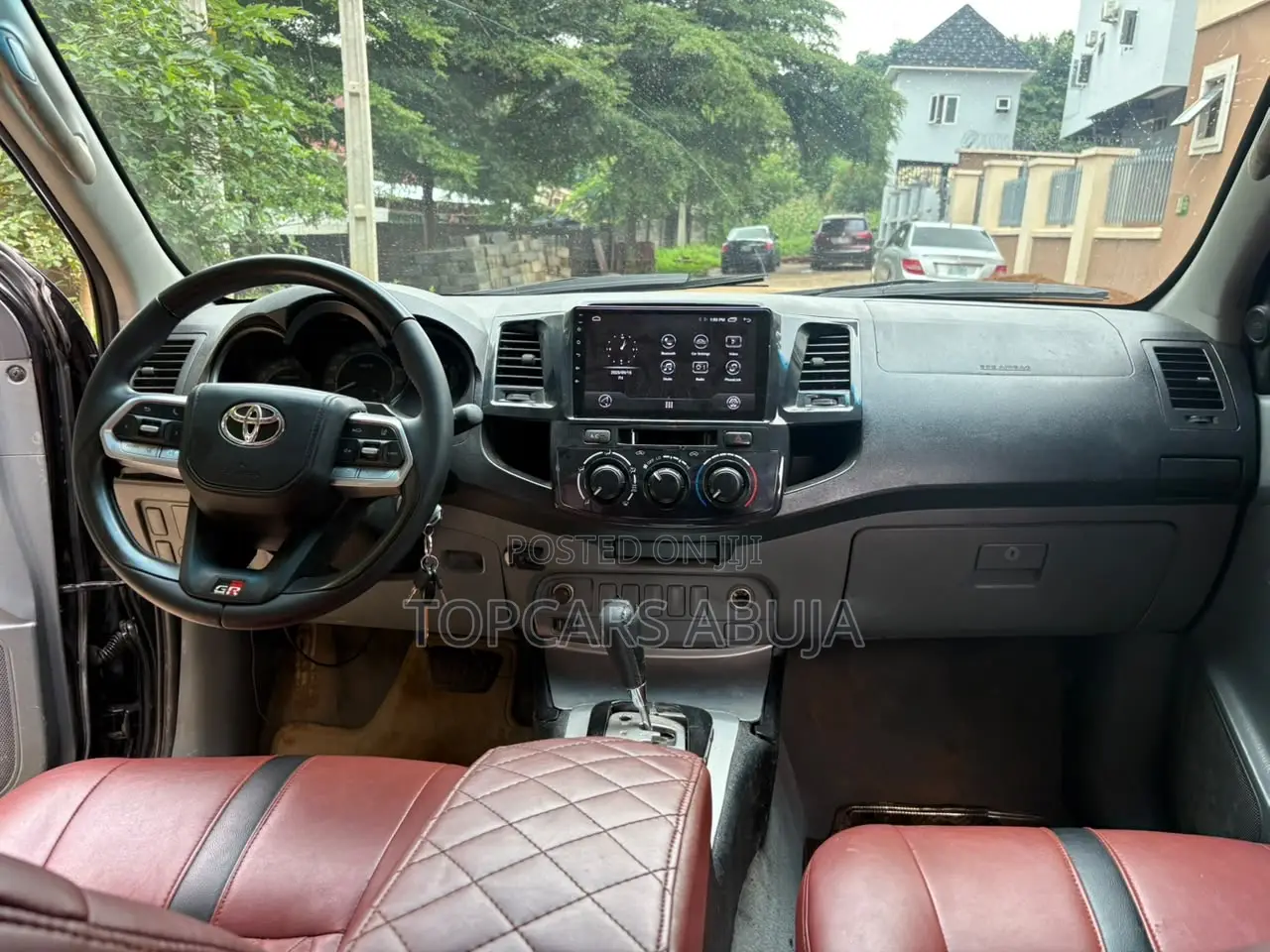 Toyota Hilux 2013 Black