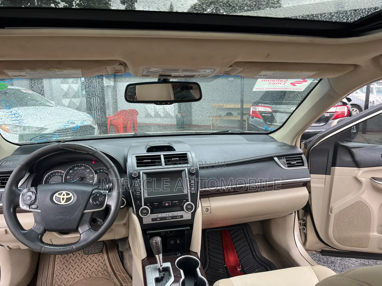 Toyota Camry XLE V6 4dr Sedan (3.5L 6cyl 6A) 2012 Gold