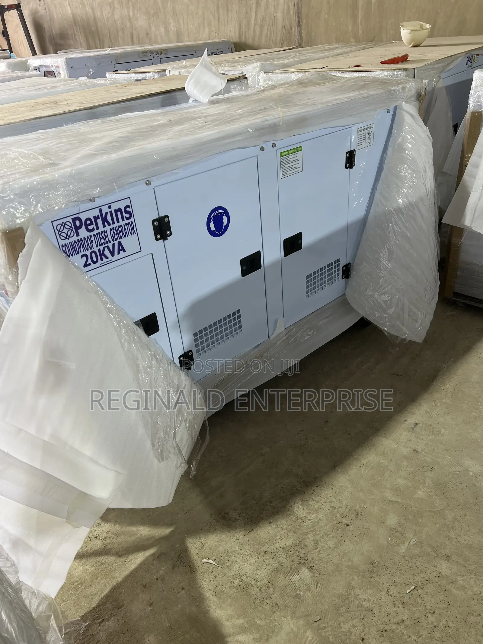 Best Brand Soundproof Diesel Generator Perkins 20kva