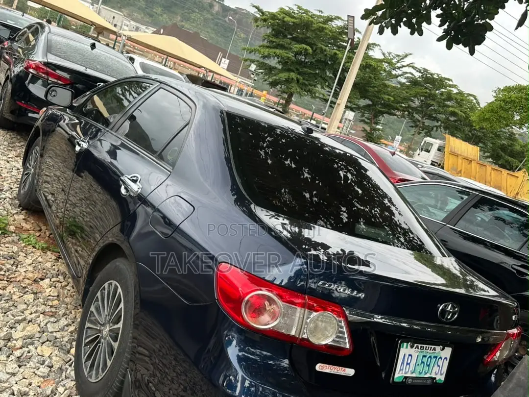 Toyota Corolla LE 4dr Sedan (1.8L 4cyl 4A) 2012 Blue