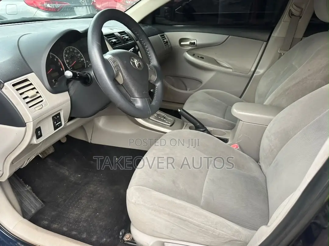 Toyota Corolla LE 4dr Sedan (1.8L 4cyl 4A) 2012 Blue