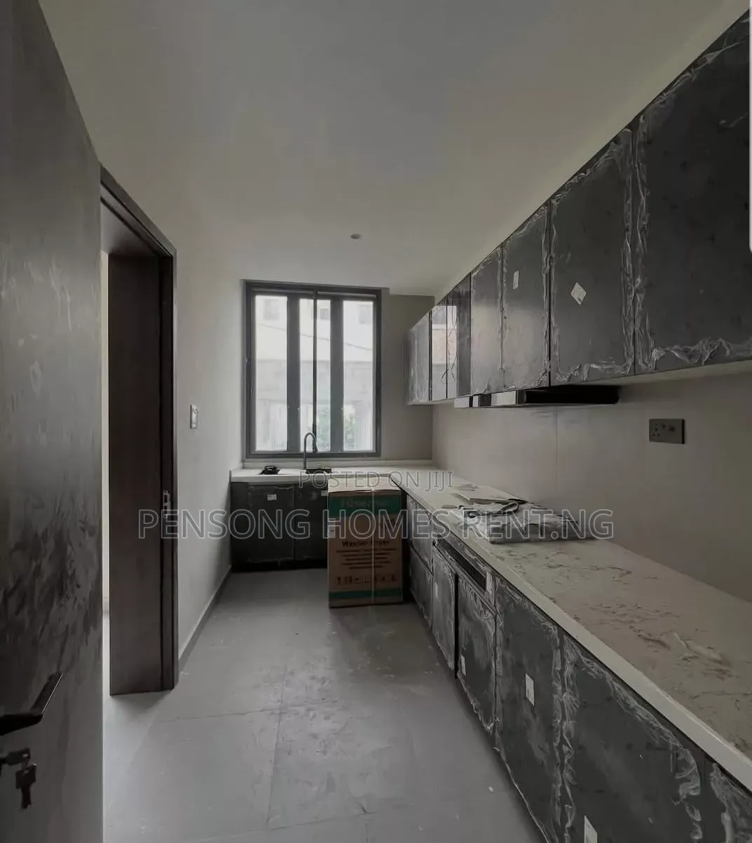 2bdrm Apartment in Lekki Phase 1 for rent