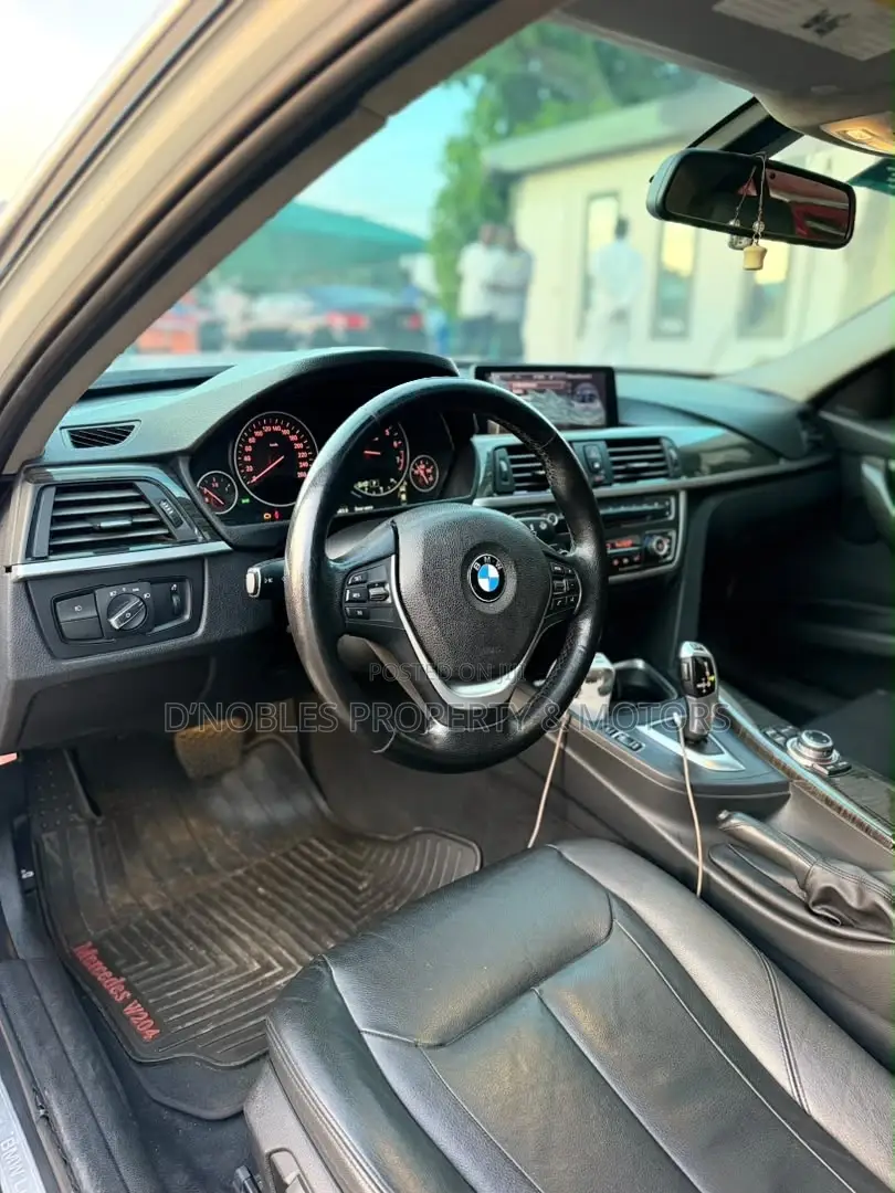 BMW 3 Series 328i RWD 2013 White