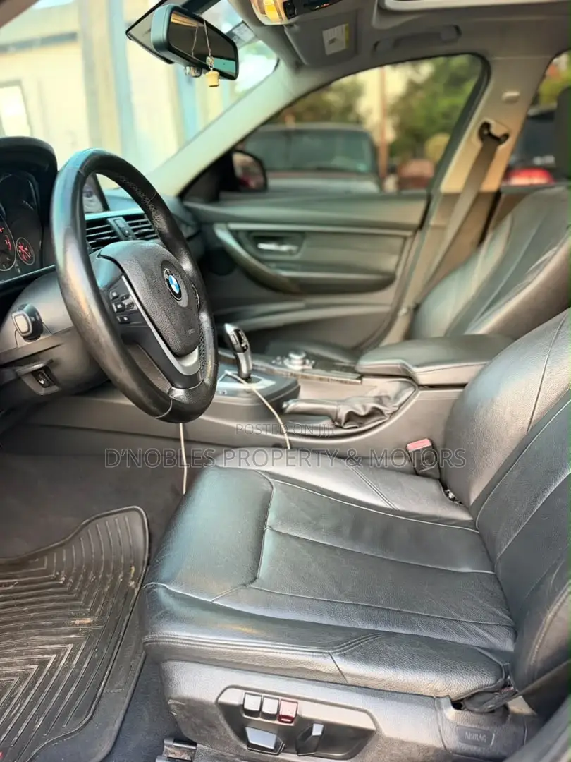 BMW 3 Series 328i RWD 2013 White