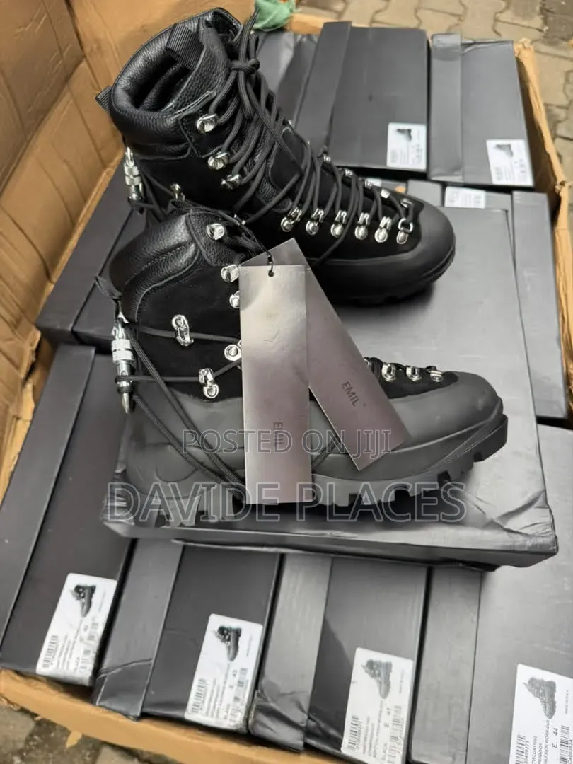 Heliot Emil Unisex Hiking Boot Available in Black and Gray