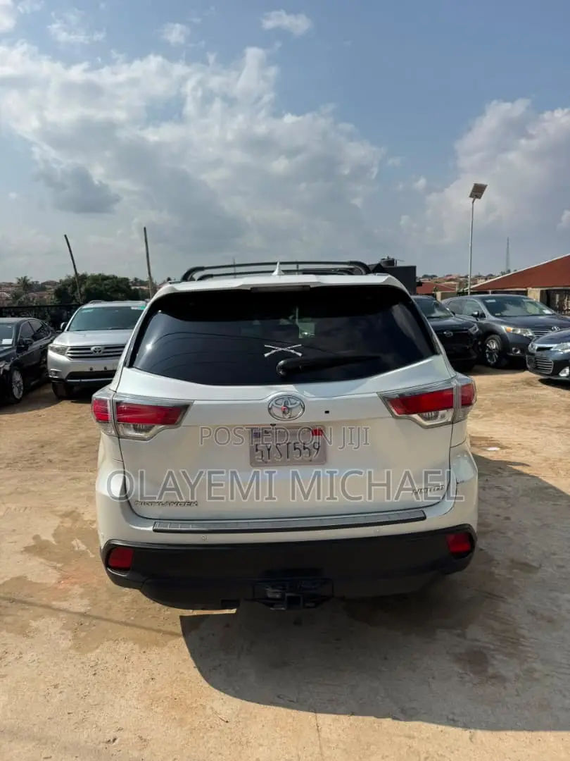 Toyota Highlander Limited V6 4x2 (3.5L 6cyl 6A) 2016 White