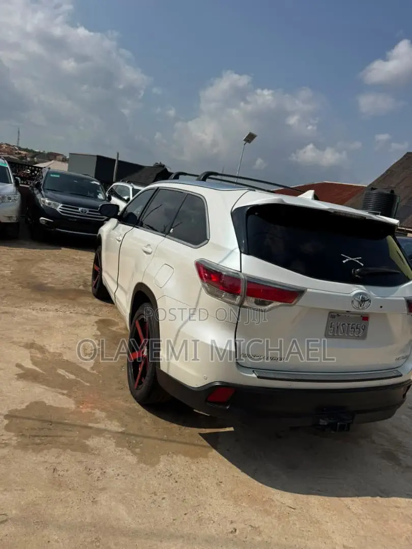 Toyota Highlander Limited V6 4x2 (3.5L 6cyl 6A) 2016 White