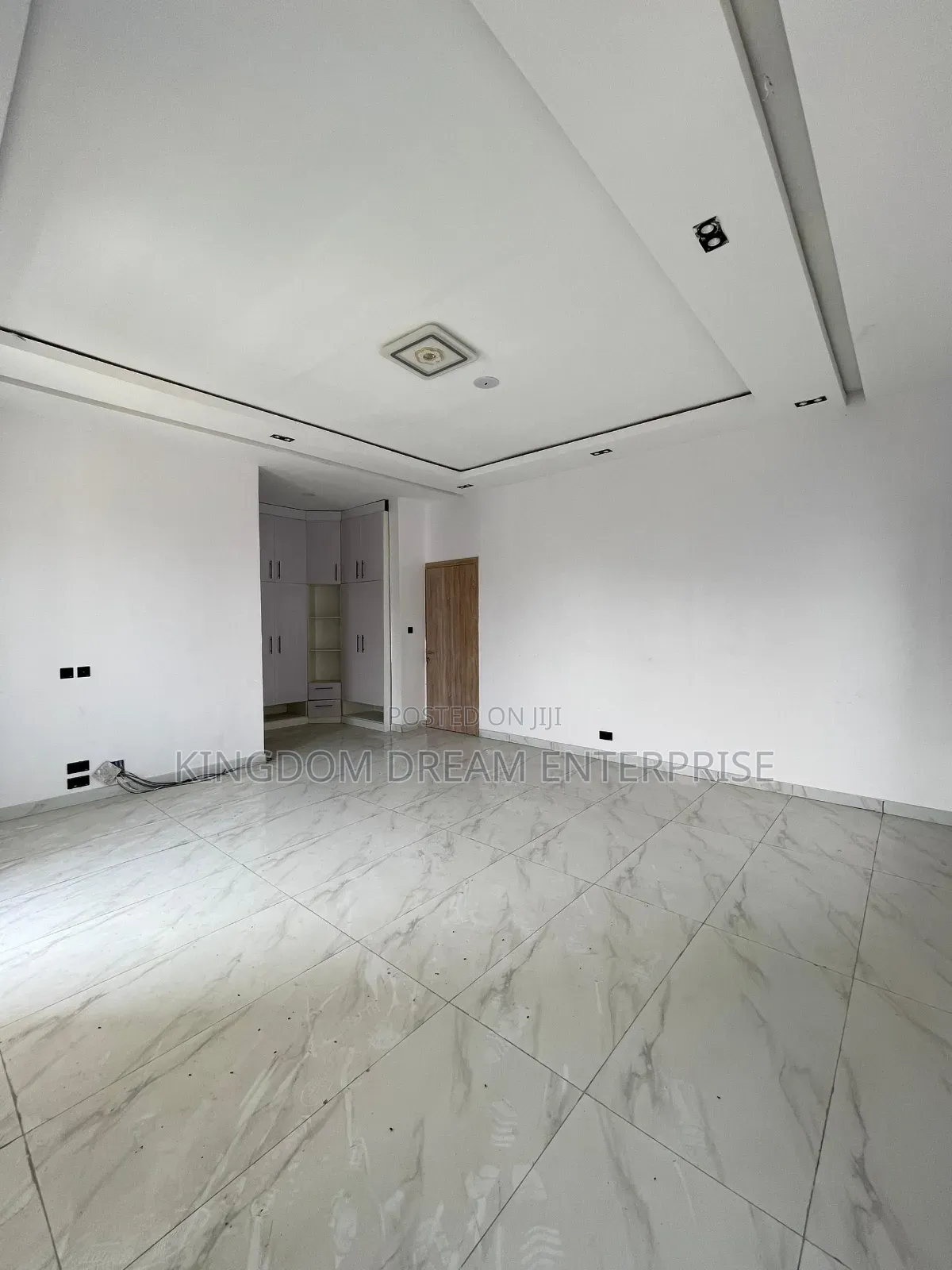 4bdrm Duplex in Seagate Estate Ikate for sale