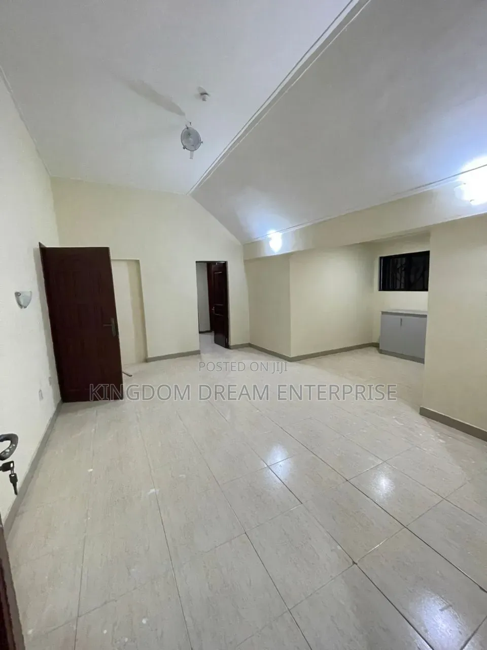 5bdrm Duplex in Oniru Victoria for sale
