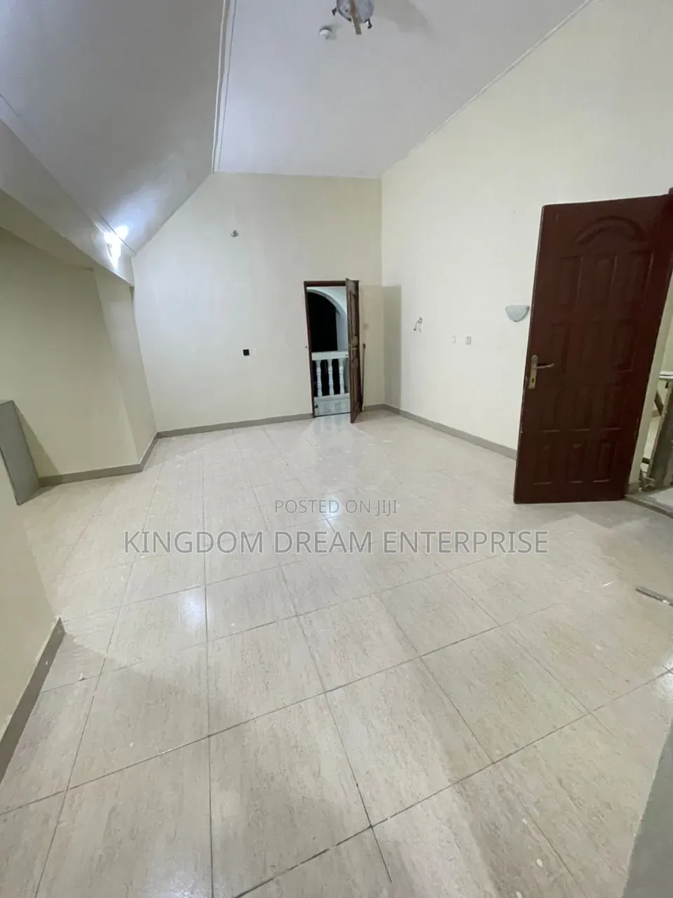 5bdrm Duplex in Oniru Victoria for sale