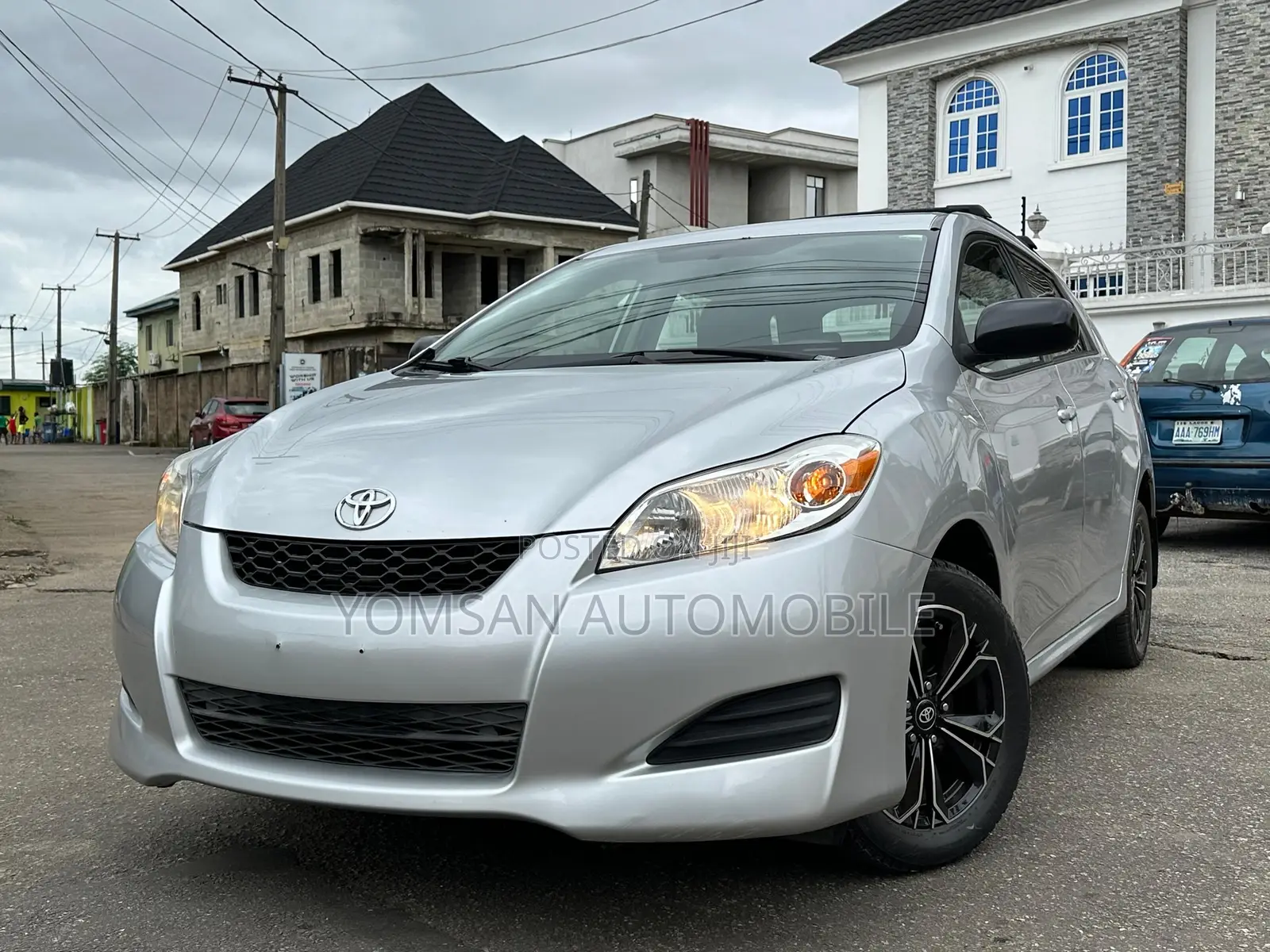 Toyota Matrix XRS Hatchback FWD (2.4L 4cyl 5A) 2010 Silver