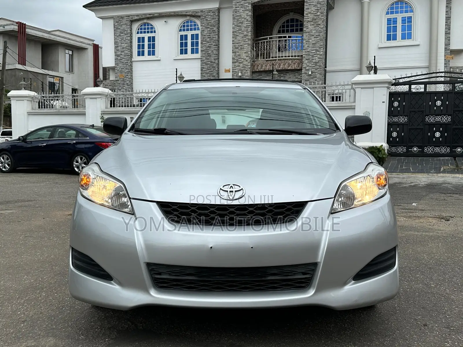 Toyota Matrix XRS Hatchback FWD (2.4L 4cyl 5A) 2010 Silver