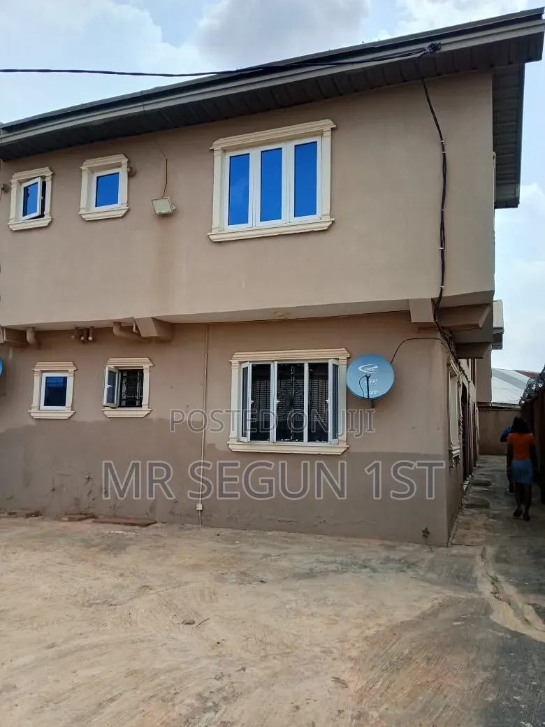 3bdrm Block of Flats in Adebomi Estate, Akala Express for rent