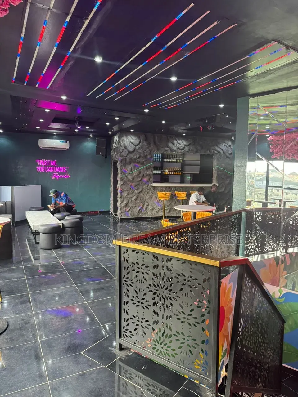 Lounge Pitch/ Dinning Magodo 1 Lagos