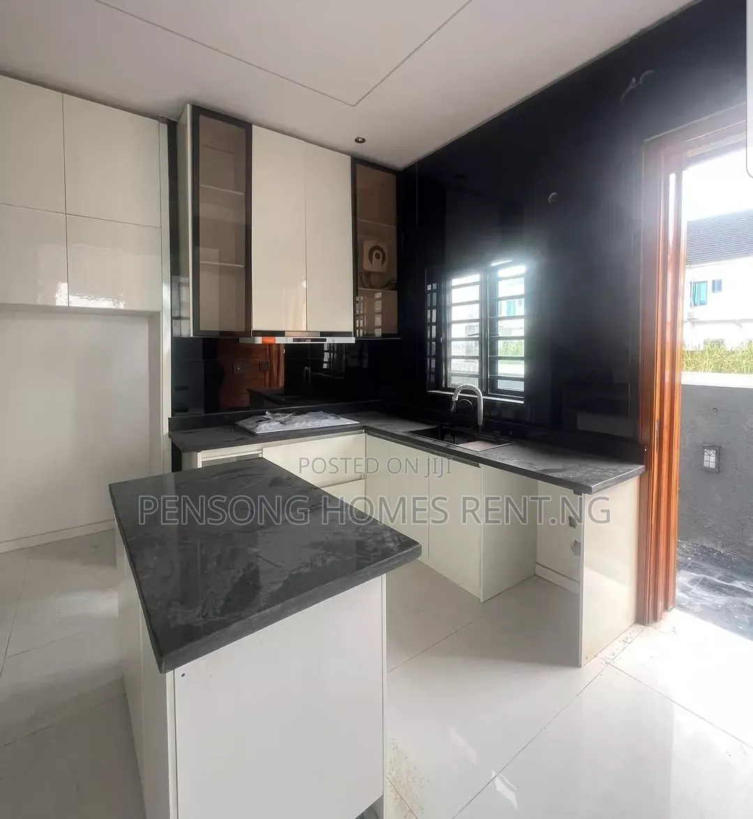 4bdrm Duplex in Ikota Gra for rent