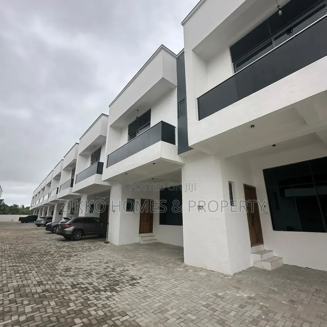 4bdrm Townhouse/Terrace in Ajah, Abraham Adesanya Estate for sale