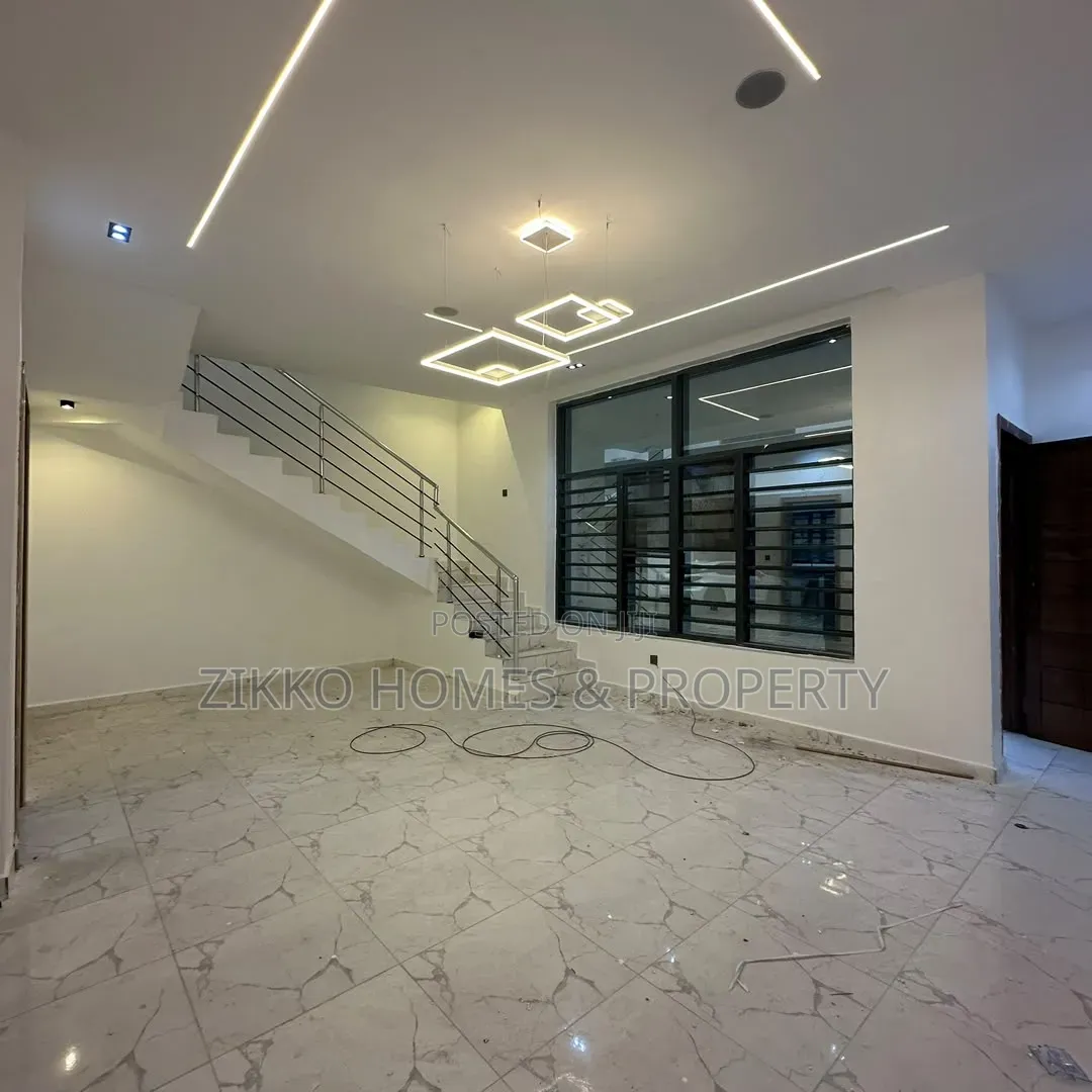 4bdrm Townhouse/Terrace in Ajah, Abraham Adesanya Estate for sale