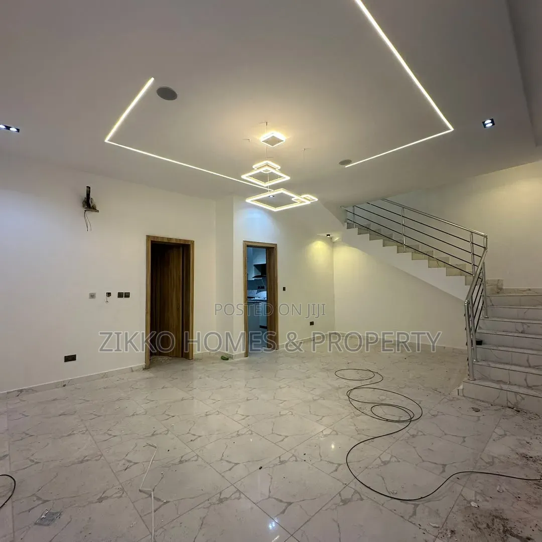 4bdrm Townhouse/Terrace in Ajah, Abraham Adesanya Estate for sale
