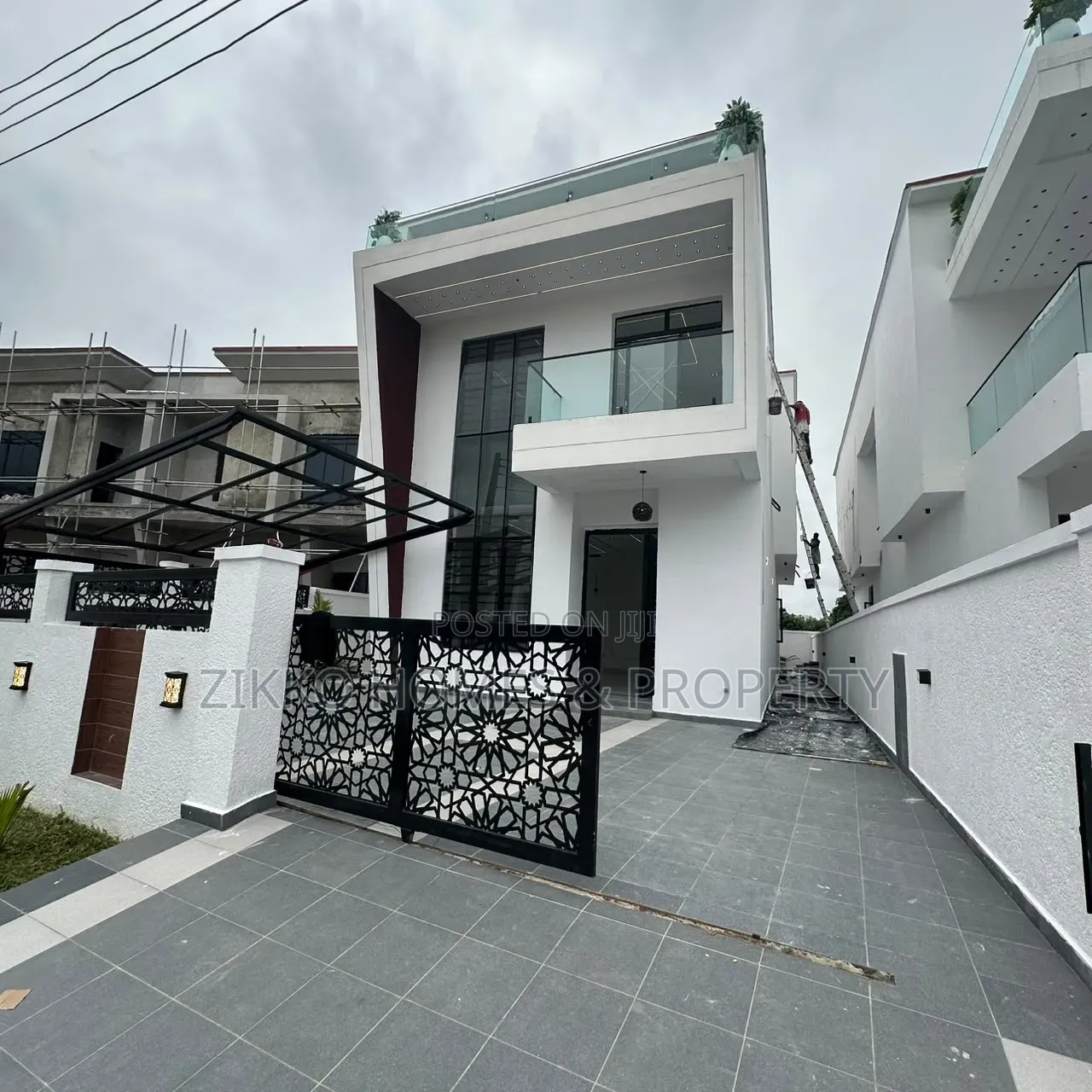 5bdrm Duplex in Sangotedo for sale