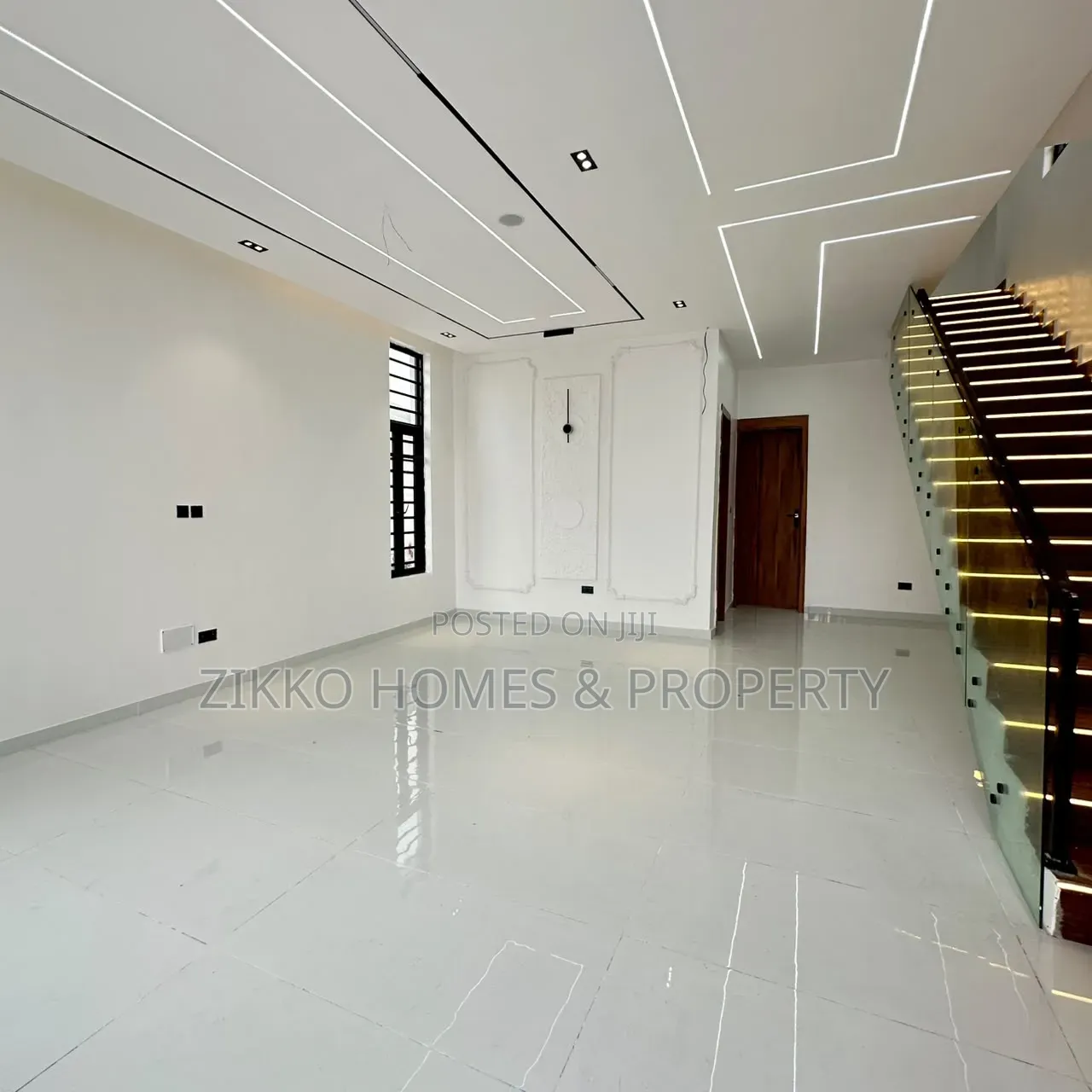 5bdrm Duplex in Sangotedo for sale
