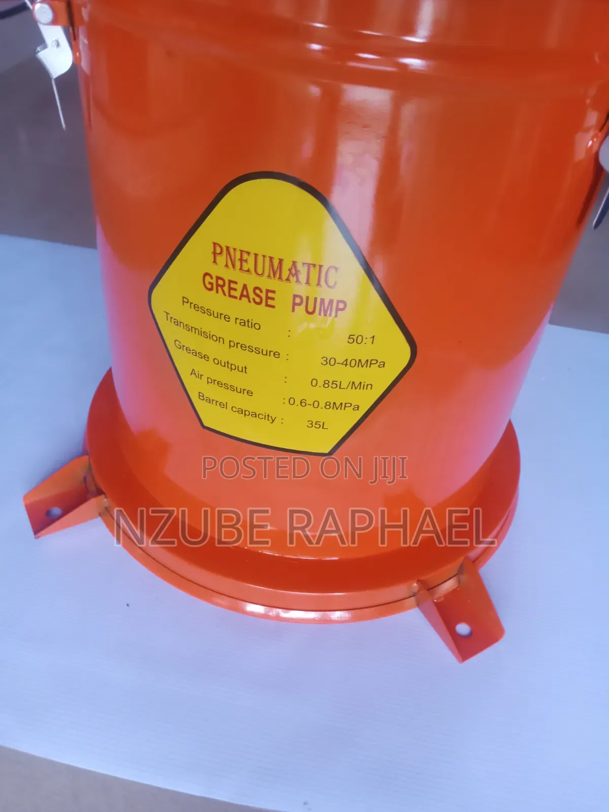 Pneumatic Grease Bucket 35L