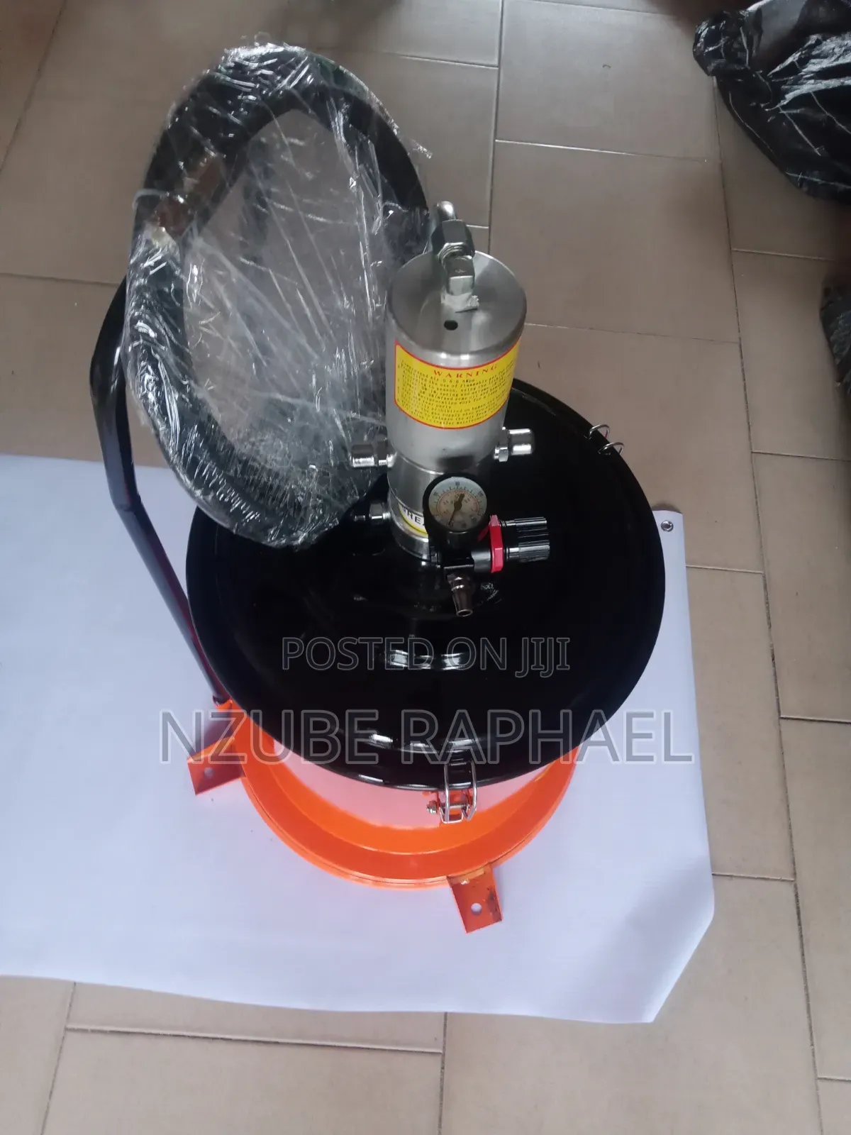Pneumatic Grease Bucket 35L