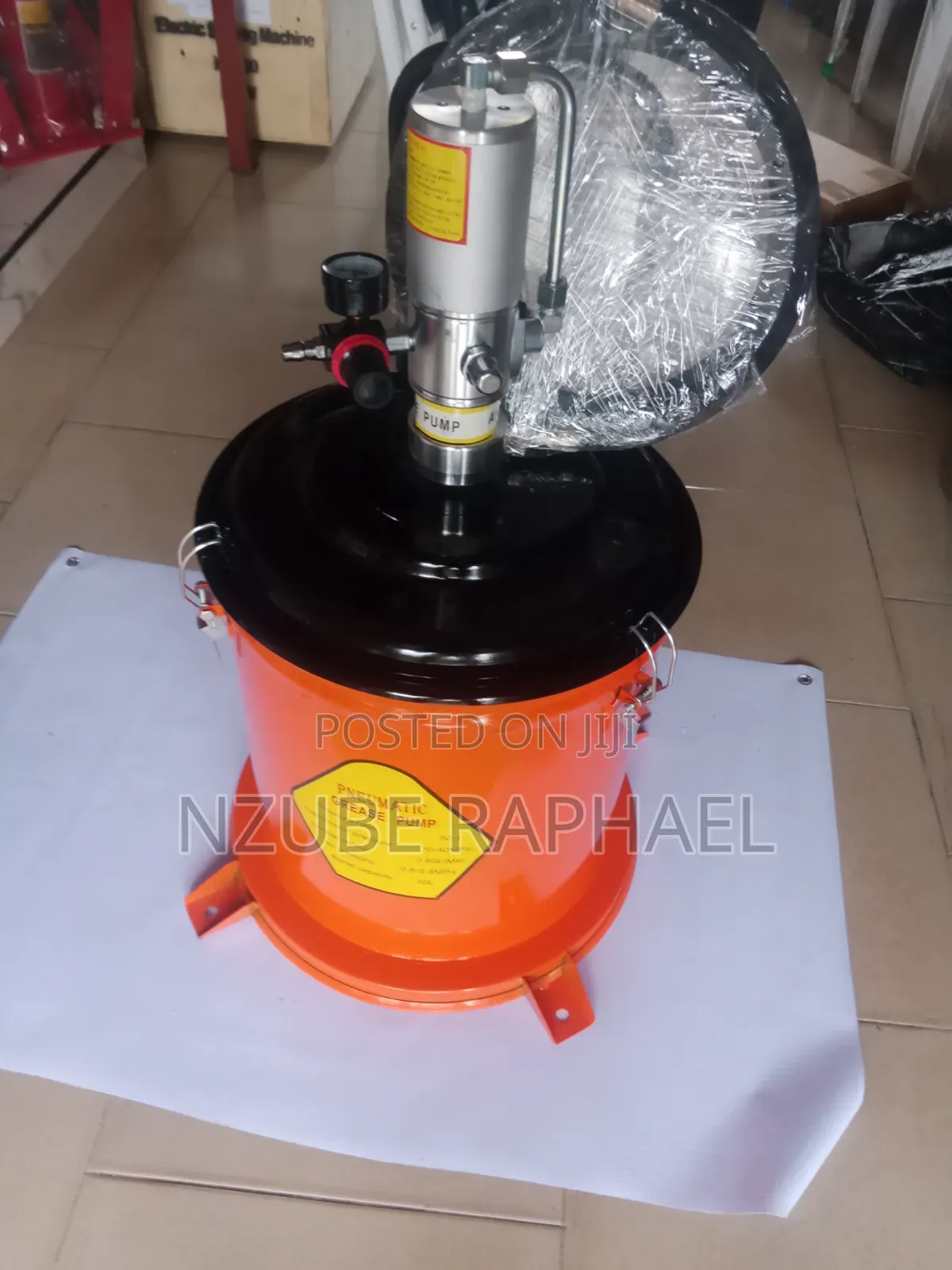 Pneumatic Grease Bucket 35L