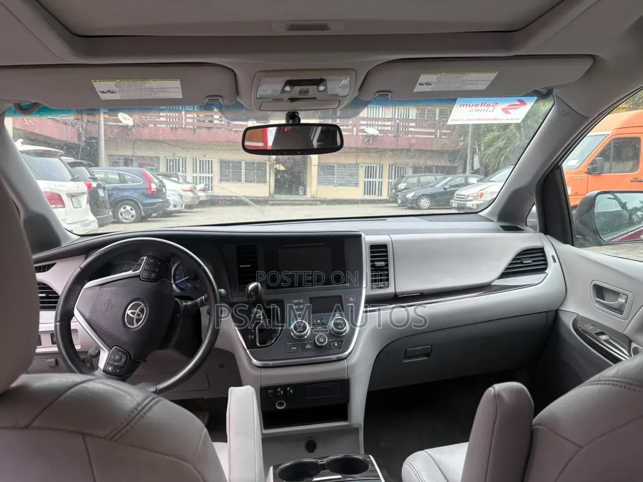 Toyota Sienna 2016 Red
