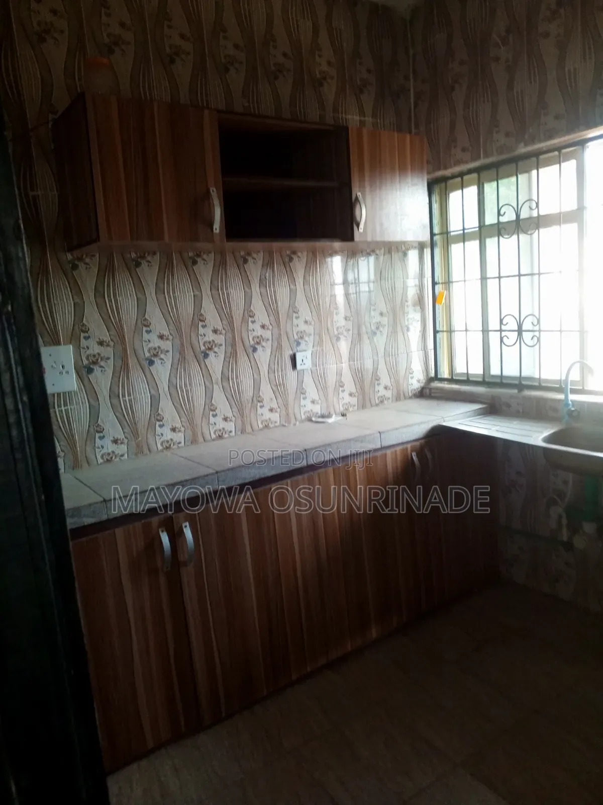 2bdrm Apartment in Ologuneru for rent