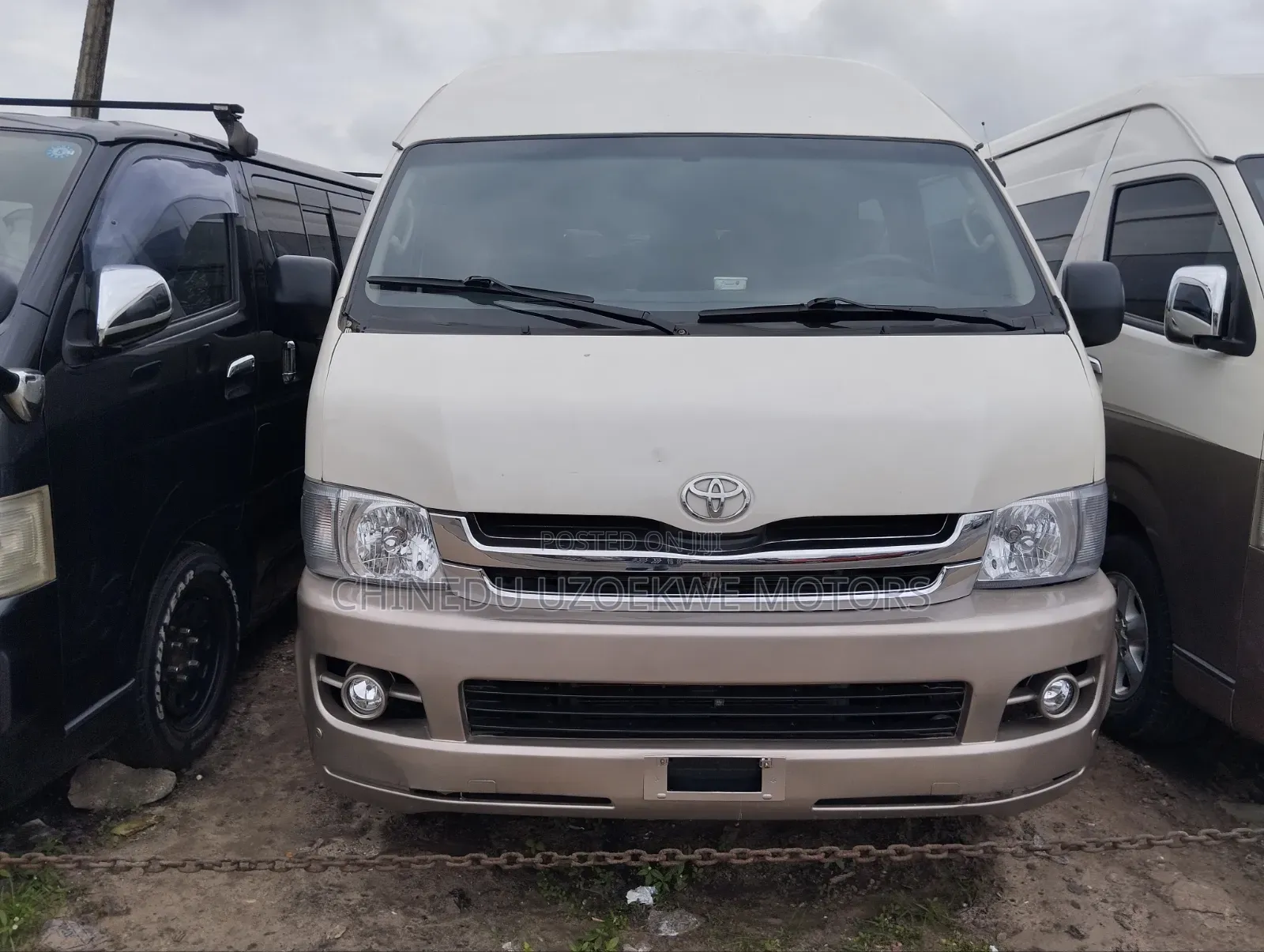 Toyota HiAce 2016 White