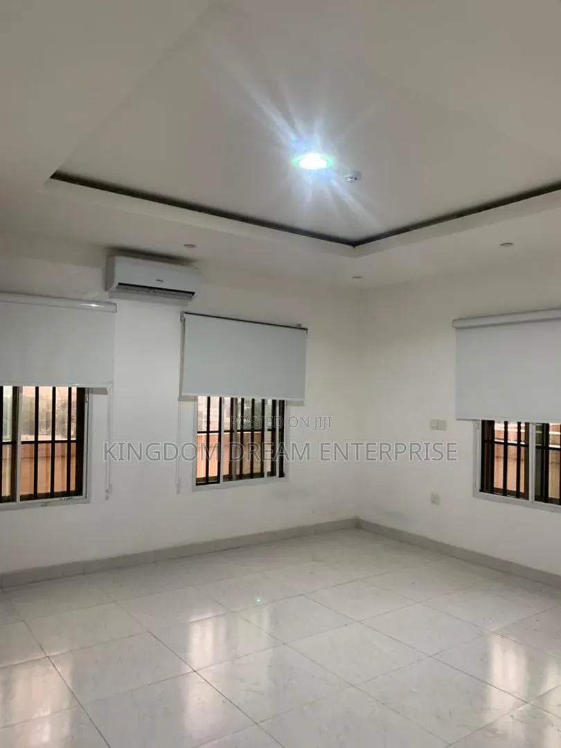 2bdrm Apartment in Victoria Island, Ahmadu Bello Way for rent