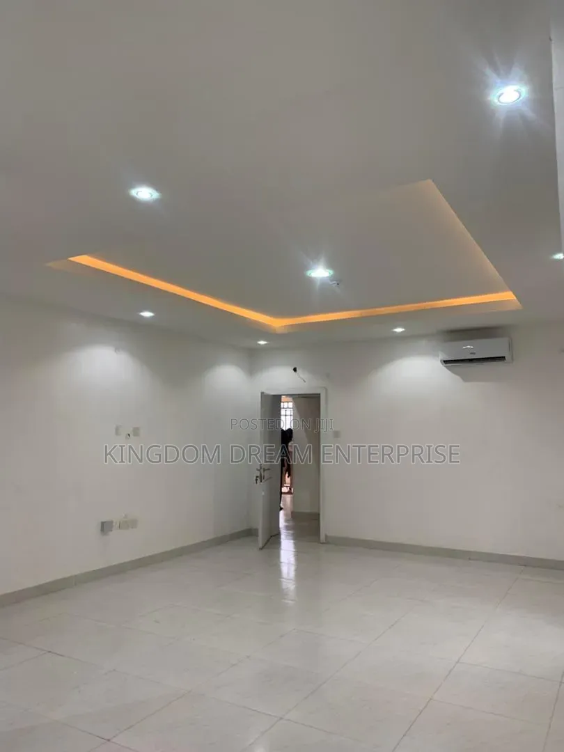 2bdrm Apartment in Victoria Island, Ahmadu Bello Way for rent