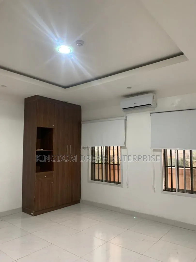 2bdrm Apartment in Victoria Island, Ahmadu Bello Way for rent