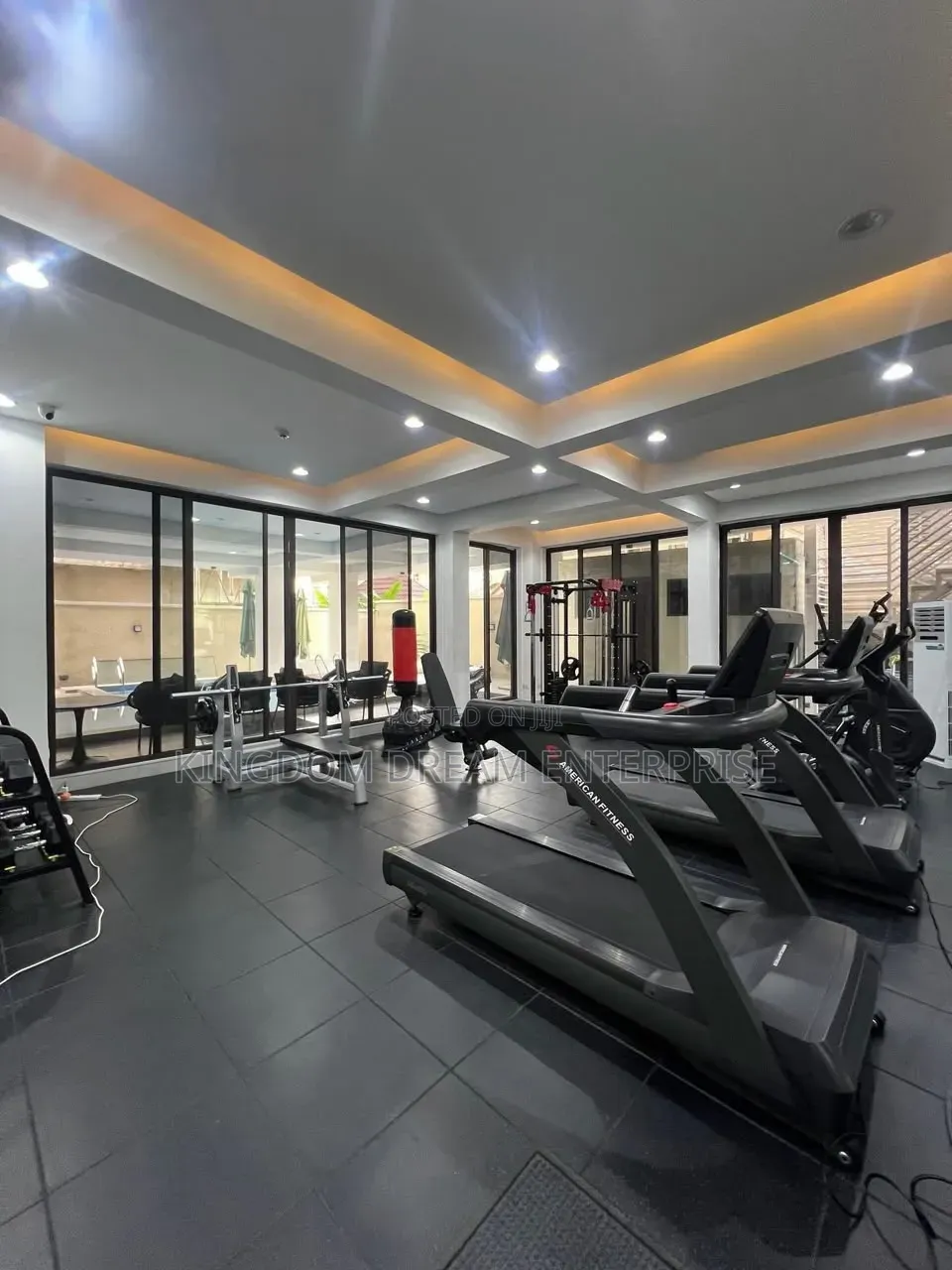 2bdrm Apartment in Victoria Island, Ahmadu Bello Way for rent