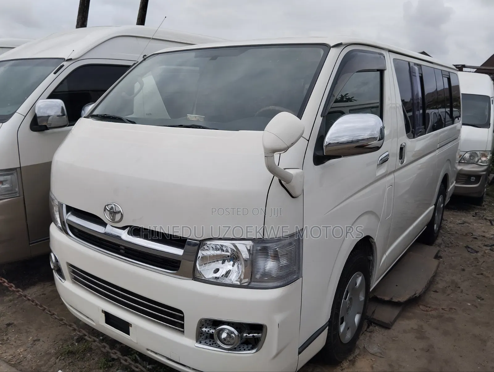 Toyota HiAce 2016 White