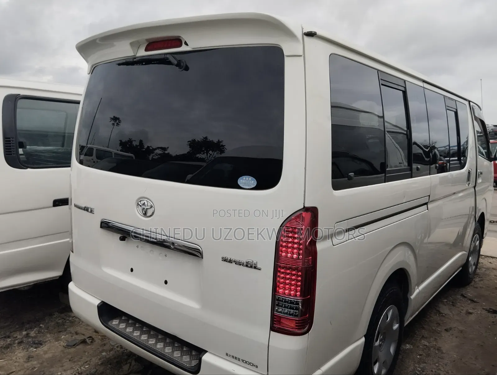 Toyota HiAce 2016 White