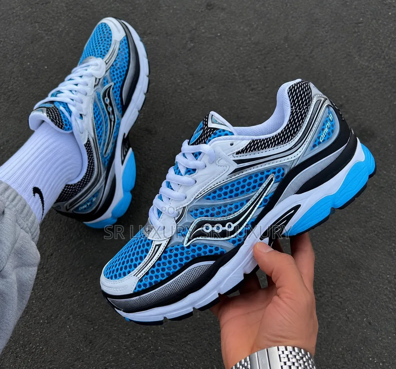 Premium-Looking Unisex Sneakers