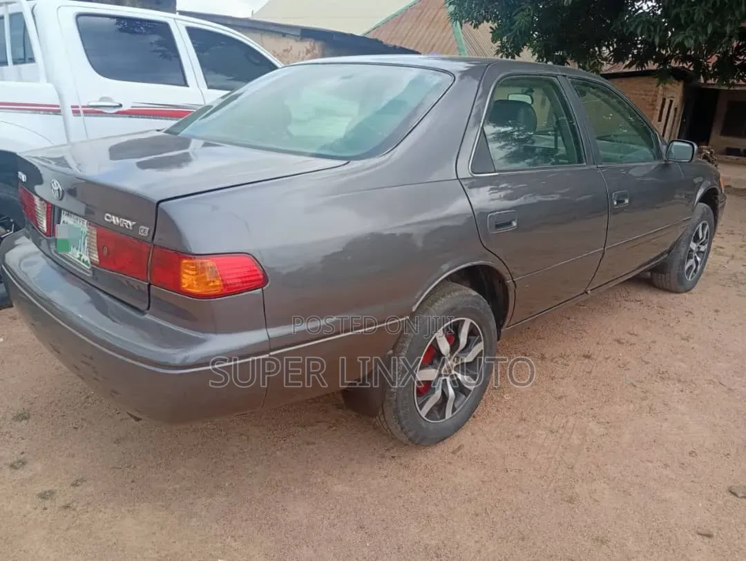 Toyota Camry 2001 Gray