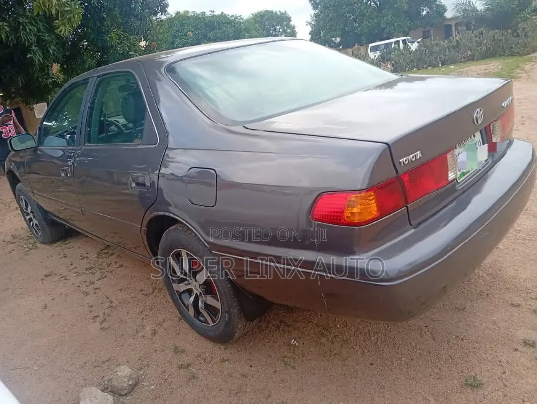 Toyota Camry 2001 Gray
