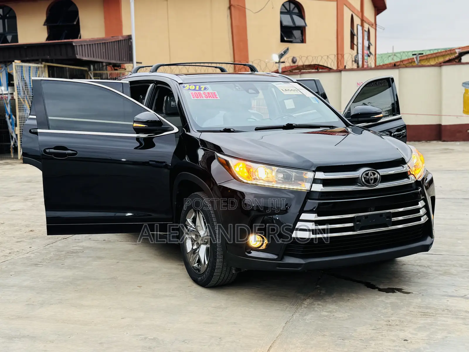Toyota Highlander Limited Platinum 4x2 V6 (3.5L 6cyl 8A) 2017 Black