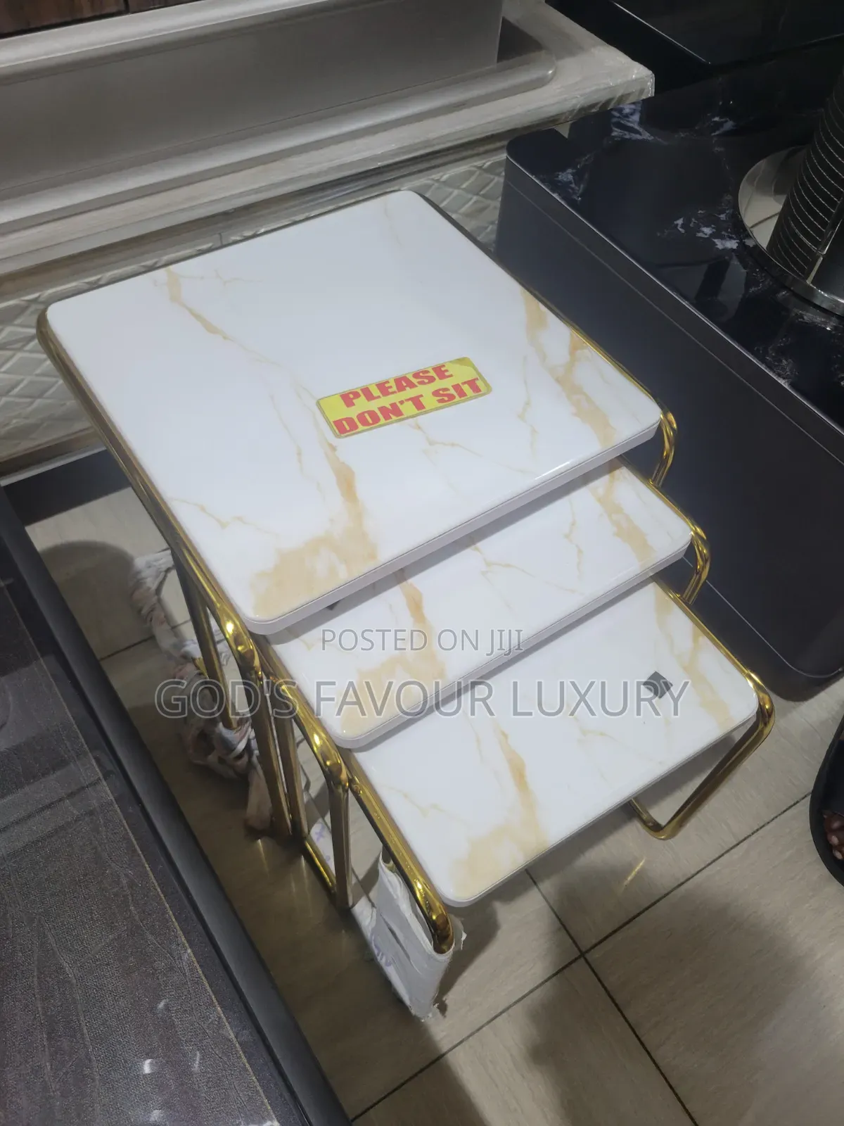 Marble in 1 Side Table.