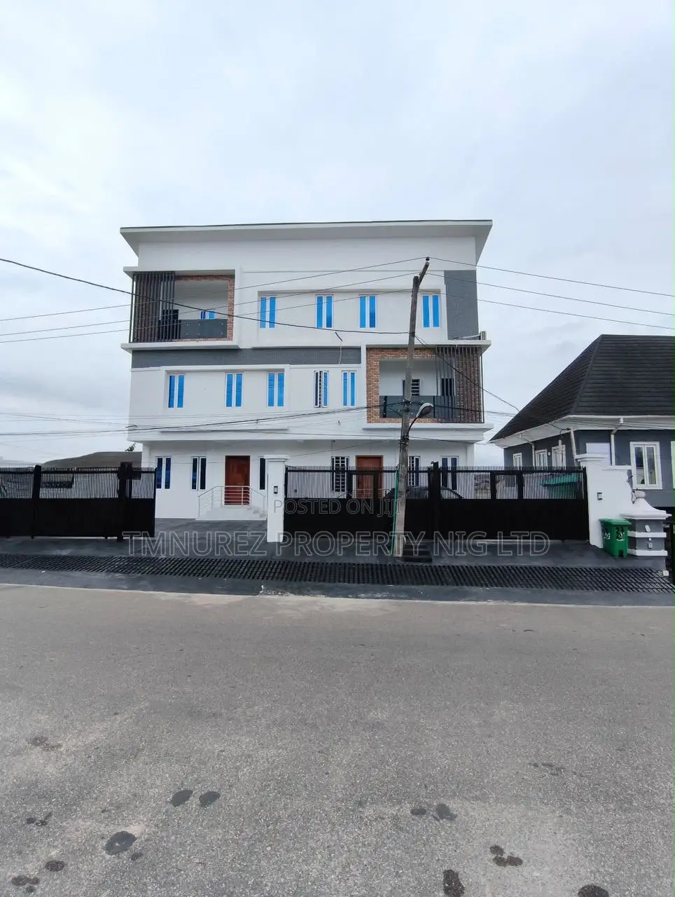 4bdrm Duplex in Ikeja for sale
