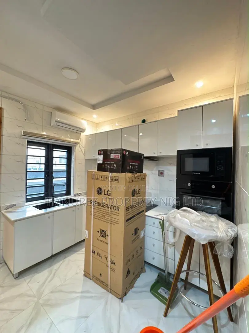 3bdrm Duplex in Surulere for sale
