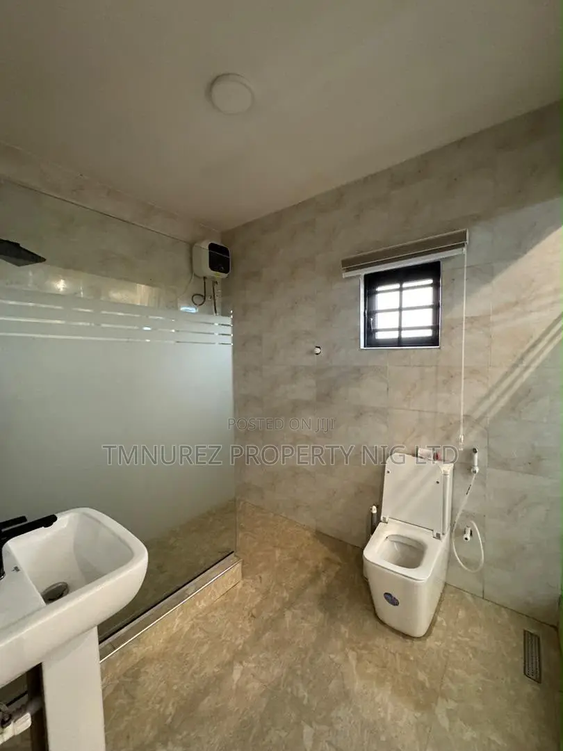 3bdrm Duplex in Surulere for sale